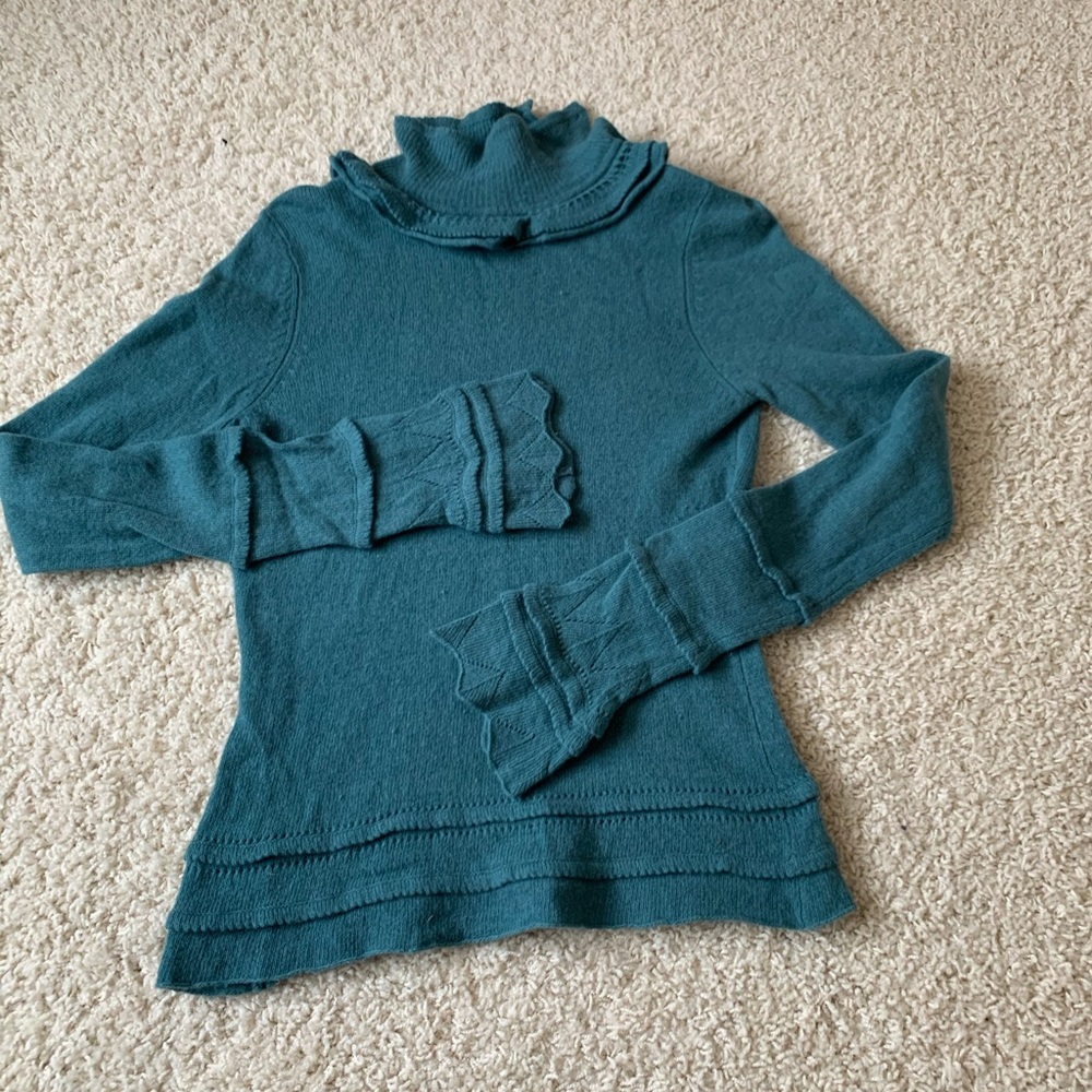 Max studio sweater
